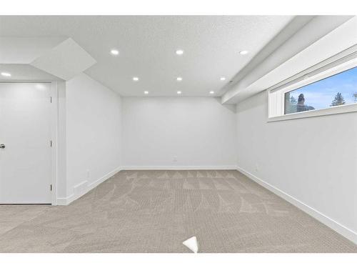 1148 Southglen Drive Sw, Calgary, AB - Indoor Photo Showing Other Room