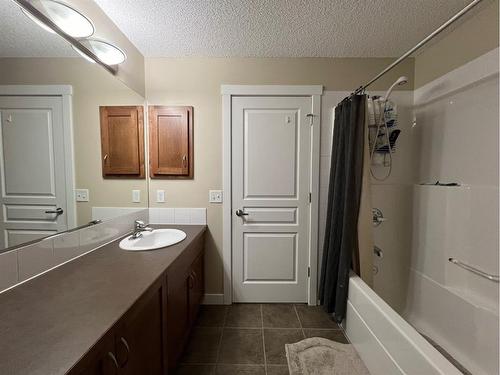 1215-211 Aspen Stone Boulevard Sw, Calgary, AB - Indoor Photo Showing Bathroom