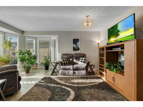 217 Riverwood Close Se, Calgary, AB - Indoor Photo Showing Other Room