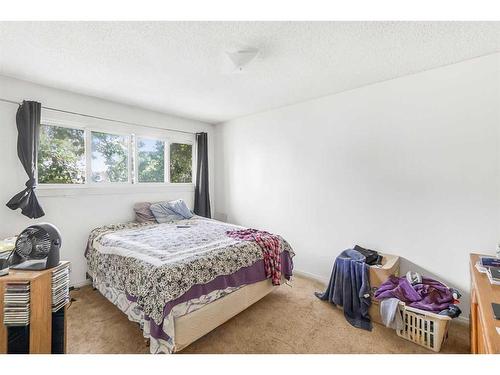 1333 - 39 Street Se, Calgary, AB - Indoor Photo Showing Bedroom