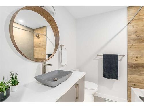 140 Lake Wapta Rise Se, Calgary, AB - Indoor Photo Showing Bathroom