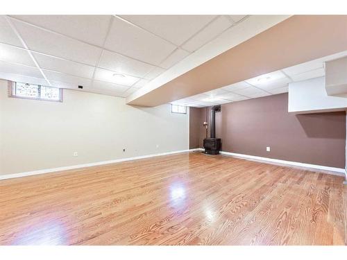 3815 14 Avenue Ne, Calgary, AB - Indoor Photo Showing Basement