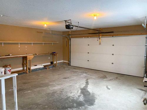 109 Sierra Place, Olds, AB - Indoor Photo Showing Garage