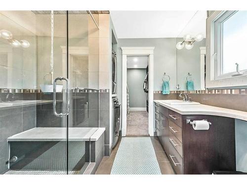 1419 Summit Street Sw, Calgary, AB - Indoor Photo Showing Bathroom