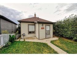 109 Thomson Avenue NE Calgary, AB T2E 2W2