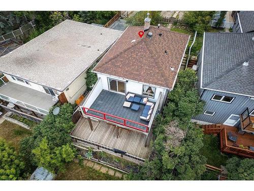 109 Thomson Avenue Ne, Calgary, AB - Outdoor