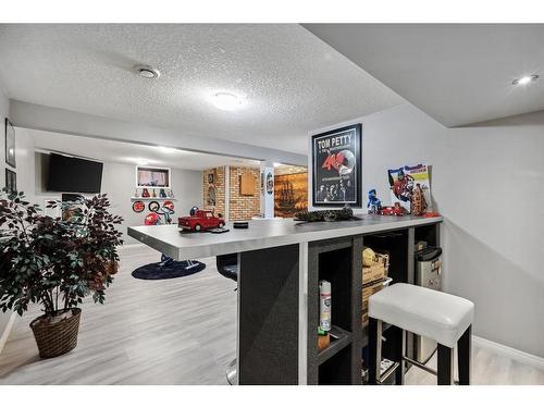 3216 39 Street Se, Calgary, AB - Indoor