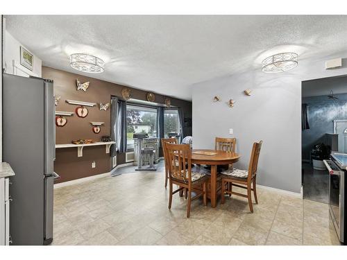 3216 39 Street Se, Calgary, AB - Indoor Photo Showing Dining Room