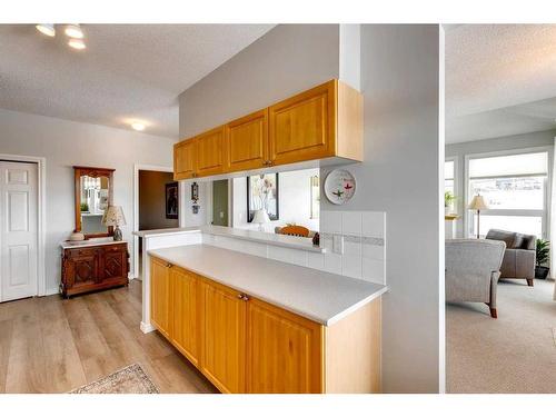 1312-1010 Arbour Lake Road Nw, Calgary, AB - Indoor Photo Showing Kitchen