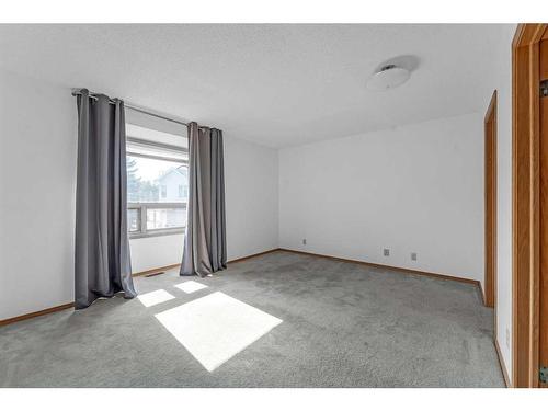 140 Prominence Heights Sw, Calgary, AB - Indoor Photo Showing Other Room