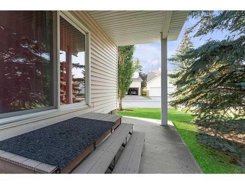 140 Prominence Heights Sw, Calgary, AB - Outdoor With Deck Patio Veranda