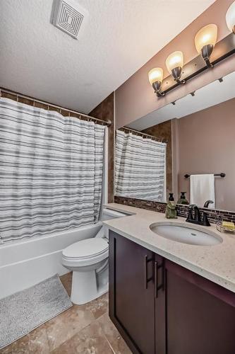 209 Kinniburgh Boulevard, Chestermere, AB - Indoor Photo Showing Bathroom