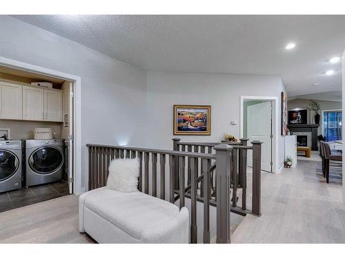 39 Cranridge Crescent Se, Calgary, AB - Indoor Photo Showing Laundry Room