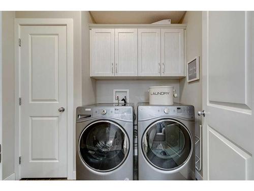 39 Cranridge Crescent Se, Calgary, AB - Indoor Photo Showing Laundry Room