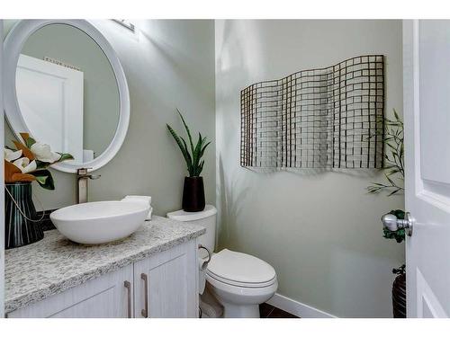 39 Cranridge Crescent Se, Calgary, AB - Indoor Photo Showing Bathroom