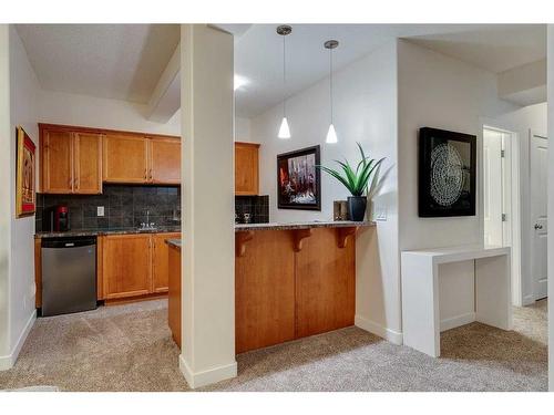 39 Cranridge Crescent Se, Calgary, AB - Indoor Photo Showing Kitchen