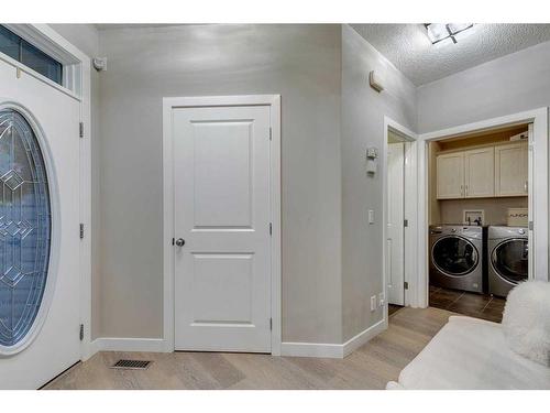 39 Cranridge Crescent Se, Calgary, AB - Indoor Photo Showing Laundry Room