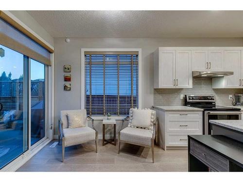 39 Cranridge Crescent Se, Calgary, AB - Indoor Photo Showing Kitchen