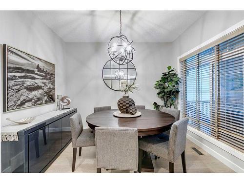 39 Cranridge Crescent Se, Calgary, AB - Indoor Photo Showing Dining Room