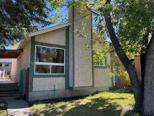 32 Martindale Close Ne, Calgary, AB - Outdoor