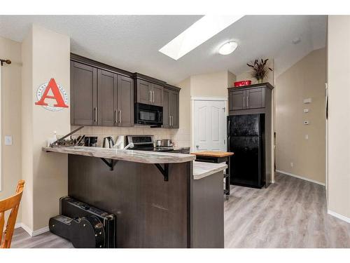 15 Cramond Circle Se, Calgary, AB - Indoor Photo Showing Kitchen