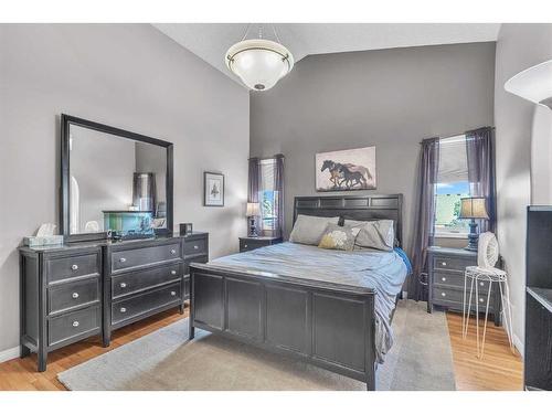 213 West Lakeview Place, Chestermere, AB - Indoor Photo Showing Bedroom