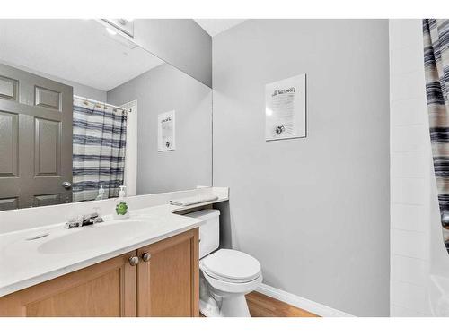 213 West Lakeview Place, Chestermere, AB - Indoor Photo Showing Bathroom