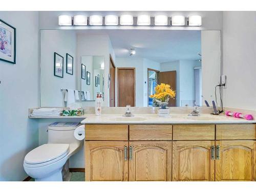 108 Edgebrook Place Nw, Calgary, AB - Indoor Photo Showing Bathroom