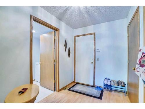 108 Edgebrook Place Nw, Calgary, AB - Indoor Photo Showing Other Room