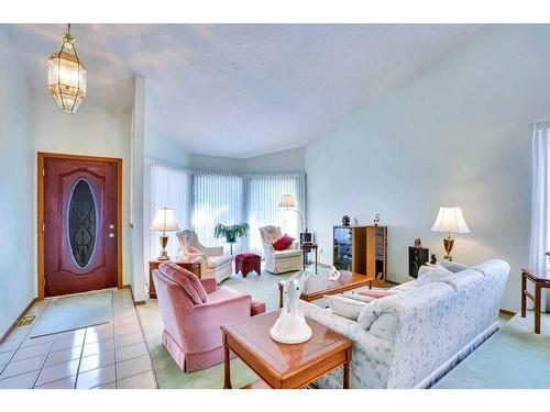 108 Edgebrook Place Nw, Calgary, AB - Indoor Photo Showing Living Room