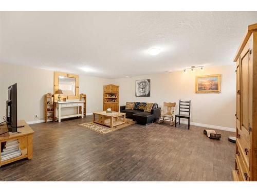 5 Morgan Street, Cochrane, AB - Indoor Photo Showing Other Room