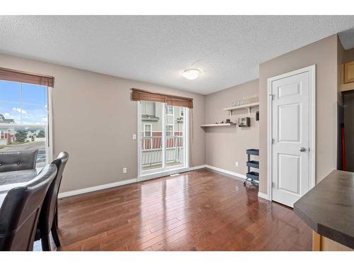 3302 New Brighton Gardens Se, Calgary, AB - Indoor Photo Showing Other Room