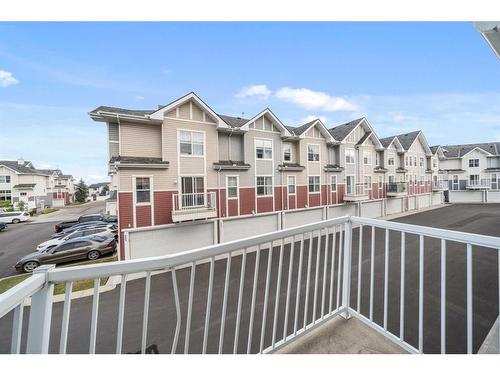 3302 New Brighton Gardens Se, Calgary, AB - Outdoor