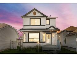 210 Saratoga Close NE Calgary, AB T1Y 6Z9