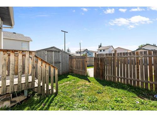 210 Saratoga Close Ne, Calgary, AB - Outdoor