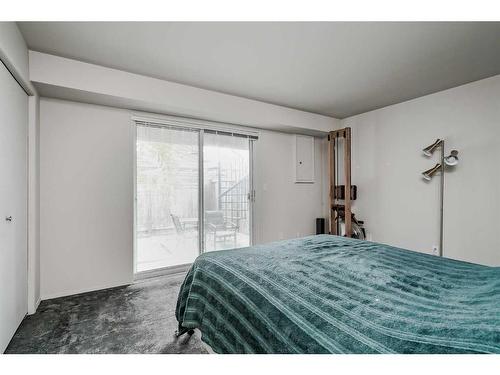 2308 16A Street Sw, Calgary, AB - Indoor Photo Showing Bedroom