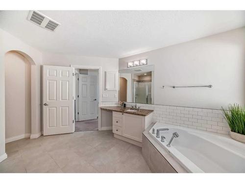 25 Aspen Summit Manor Sw, Calgary, AB - Indoor Photo Showing Bathroom