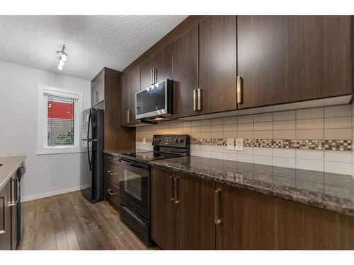 520 Mckenzie Towne Close Se, Calgary, AB - Indoor Photo Showing Kitchen