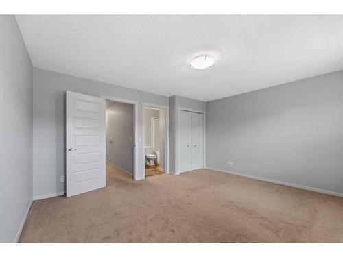 520 Mckenzie Towne Close Se, Calgary, AB - Indoor Photo Showing Other Room