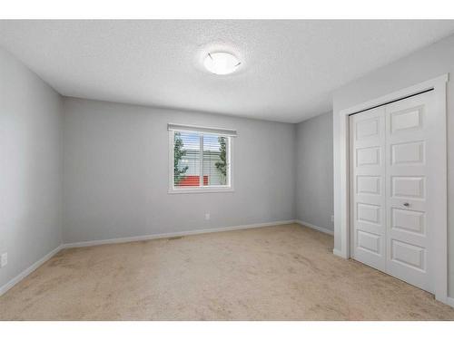 520 Mckenzie Towne Close Se, Calgary, AB - Indoor Photo Showing Other Room