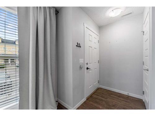 520 Mckenzie Towne Close Se, Calgary, AB - Indoor Photo Showing Other Room