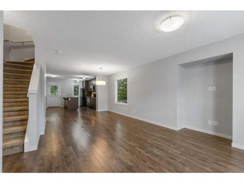 520 Mckenzie Towne Close Se, Calgary, AB - Indoor Photo Showing Other Room