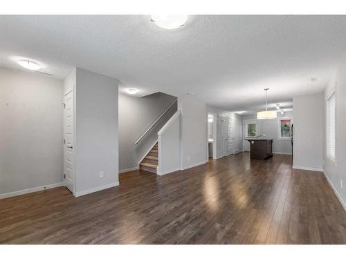 520 Mckenzie Towne Close Se, Calgary, AB - Indoor