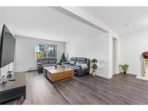 4113-181 Skyview Ranch Manor Ne, Calgary, AB - Indoor Photo Showing Living Room