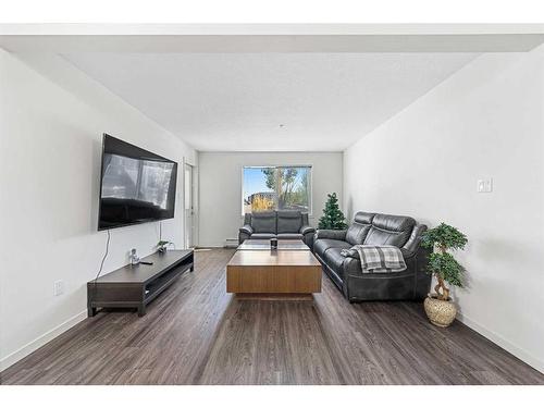 4113-181 Skyview Ranch Manor Ne, Calgary, AB - Indoor Photo Showing Living Room