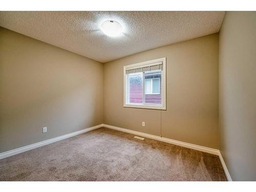 104 Sherwood Square Nw, Calgary, AB - Indoor Photo Showing Other Room