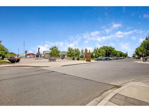 421 1St Street Sw, High River, AB 