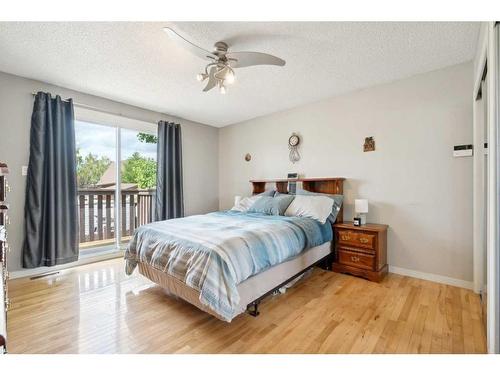 364 Silvergrove Place Nw, Calgary, AB - Indoor Photo Showing Bedroom