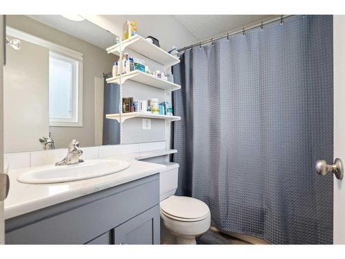 364 Silvergrove Place Nw, Calgary, AB - Indoor Photo Showing Bathroom