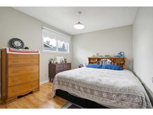 364 Silvergrove Place Nw, Calgary, AB - Indoor Photo Showing Bedroom